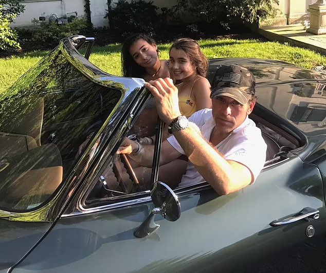 ForgiatoBlow47's tweet photo. Caption Hunter In Daddy’s Vette👇🏻 https://t.co/iv41rj7wkD