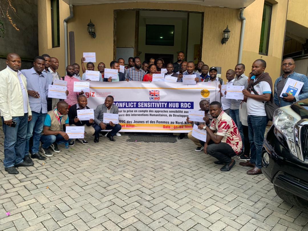 NewVisionforPe1's tweet photo. #NewVisionforPeace# Formation de capacitation des responsables des organisations féminines et des jeunes en RDC sur la programmation sensibile aux Conflits et au Genre organisé par le partenaire Alert International. #4youthfordialogue #internationalalert #peacebuilding #eacyouth https://t.co/sXIEJJHX19