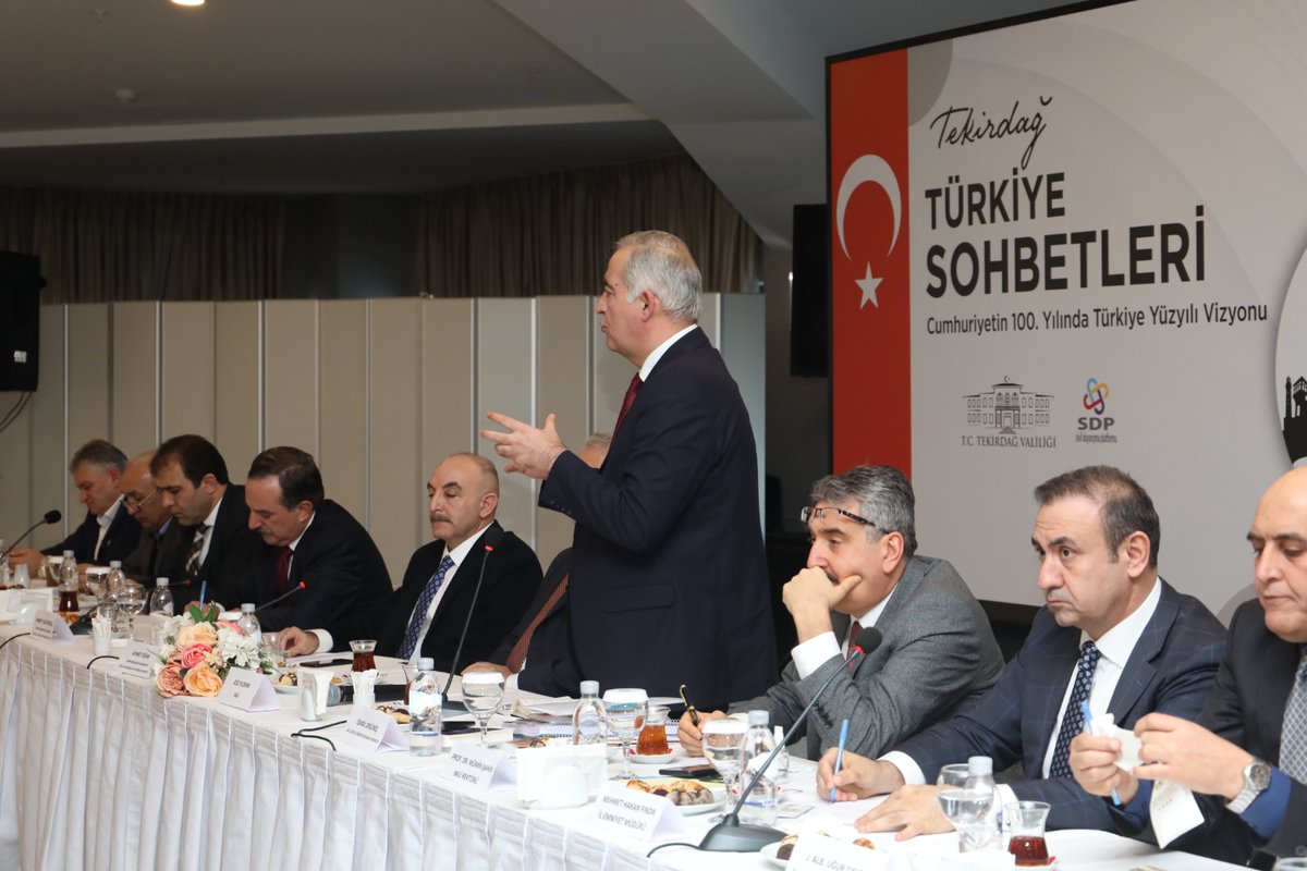 ismailerguness's tweet photo. Tekirdağ Valisi Sn. Aziz Yıldırım, STK temsilcileri, akademisyen  ve medya temsilcilerinin katıldığı "Türkiye Sohbetleri:Cumhuriyetin 100.Yılında Türkiye Yüzyılı Vizyonu"Tekirdağ toplantısında bakanlığımız hizmetlerini anlattık.

Programa katkı sunan herkese teşekkür ederiz. https://t.co/oBk0uDTpBH
