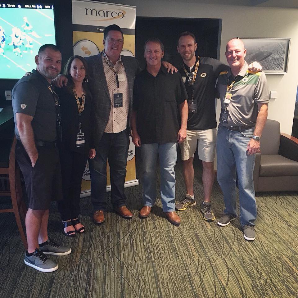 Schmidtkevin's tweet photo. @GBPdaily @AaronRodgers12 @DavidBakhtiari @rcobb18  @mercedeslewis89 @DonBeebeNFL  these guys are a class act, shared awesome stories I’ll never forget. This team loves its fans, thank you guys!  How bout one more year???! https://t.co/TpUog4tnKu