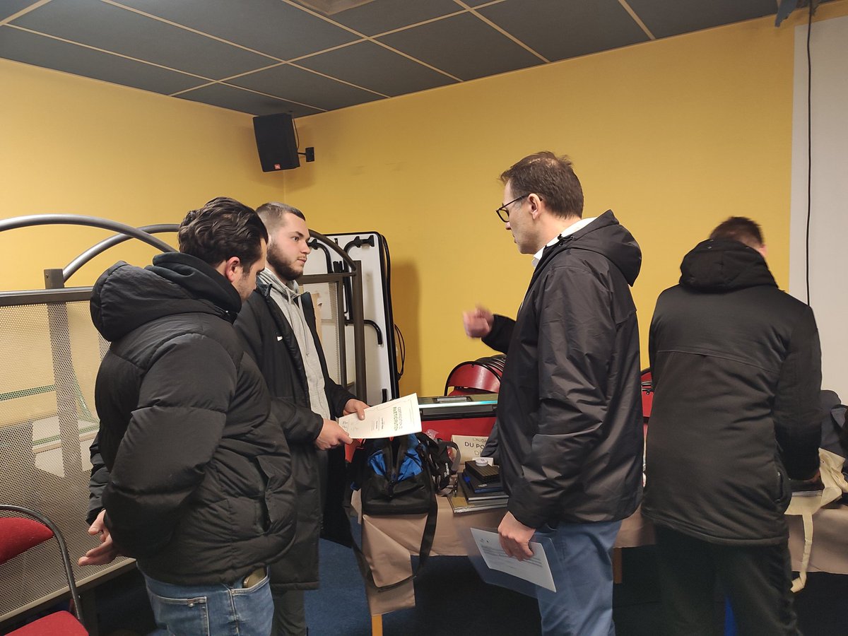 CFAFFC's tweet photo. #SSAM2023 JOUR 4
🙌 Clap de fin pour cette superbe journée des épreuves régionales des Worldskills en peinture en carrosserie
Bravo aux participants, aux jurés, et à l'équipe pédagogique et formateurs du CFA de la FFC !
Des vidéos et photos seront partagées prochainement ☺️💯 https://t.co/qpZlOEtkGx