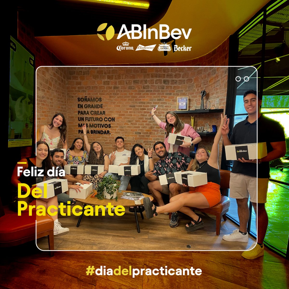 FELIZ DÍA DEL PRACTICANTE
En Cervecería AB InBev queremos reconocer el aporte de los y las practicantes en nuestra compañía. Por eso  festejamos el talento joven con una jornada llena de entretención y buena onda.
Felicidades por su dedicación en sus prácticas profesionales.