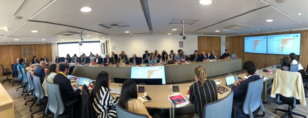 santiagopinzong's tweet photo. Realizamos diálogo entre empresarios, Gobierno y Entidades con Félix Férnandez-Shaw, Dtor @EU_Partnerships para Latinoamérica con el propósito de identificar ideas/proyectos que impulsen #TransformaciónDigital 
@ANDI_Colombia 

#GlobalGateway 
#ColombiaPaísDigital https://t.co/2RBX5l58ix