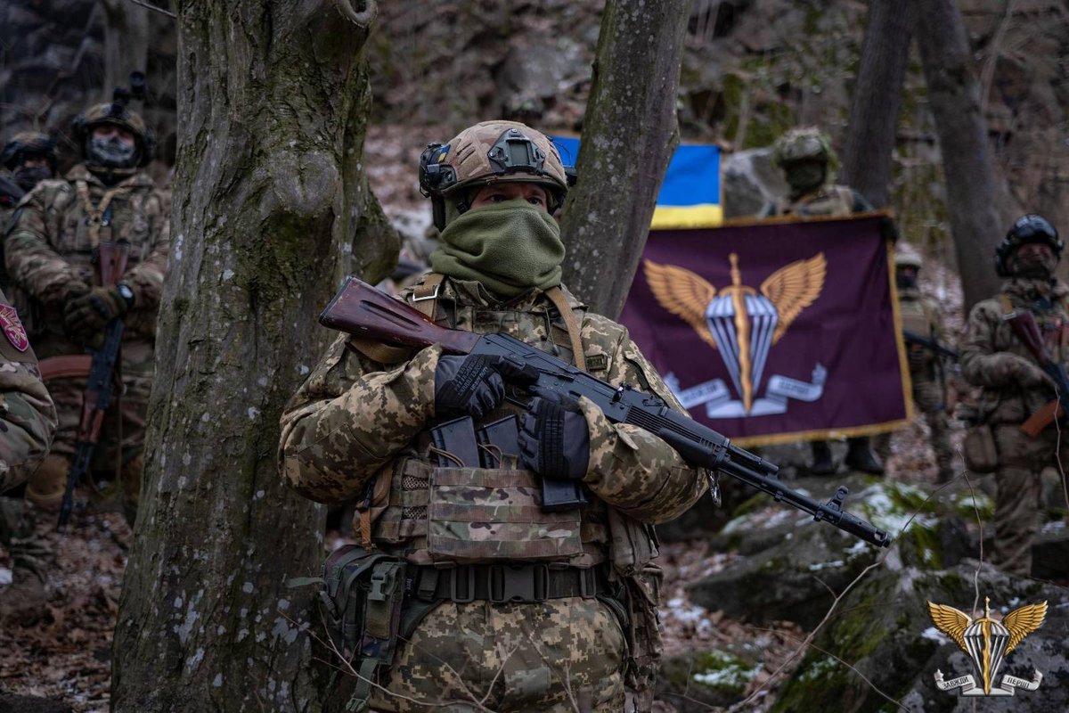 on Twitter "📷Ukrainian paratroopers are the elite of