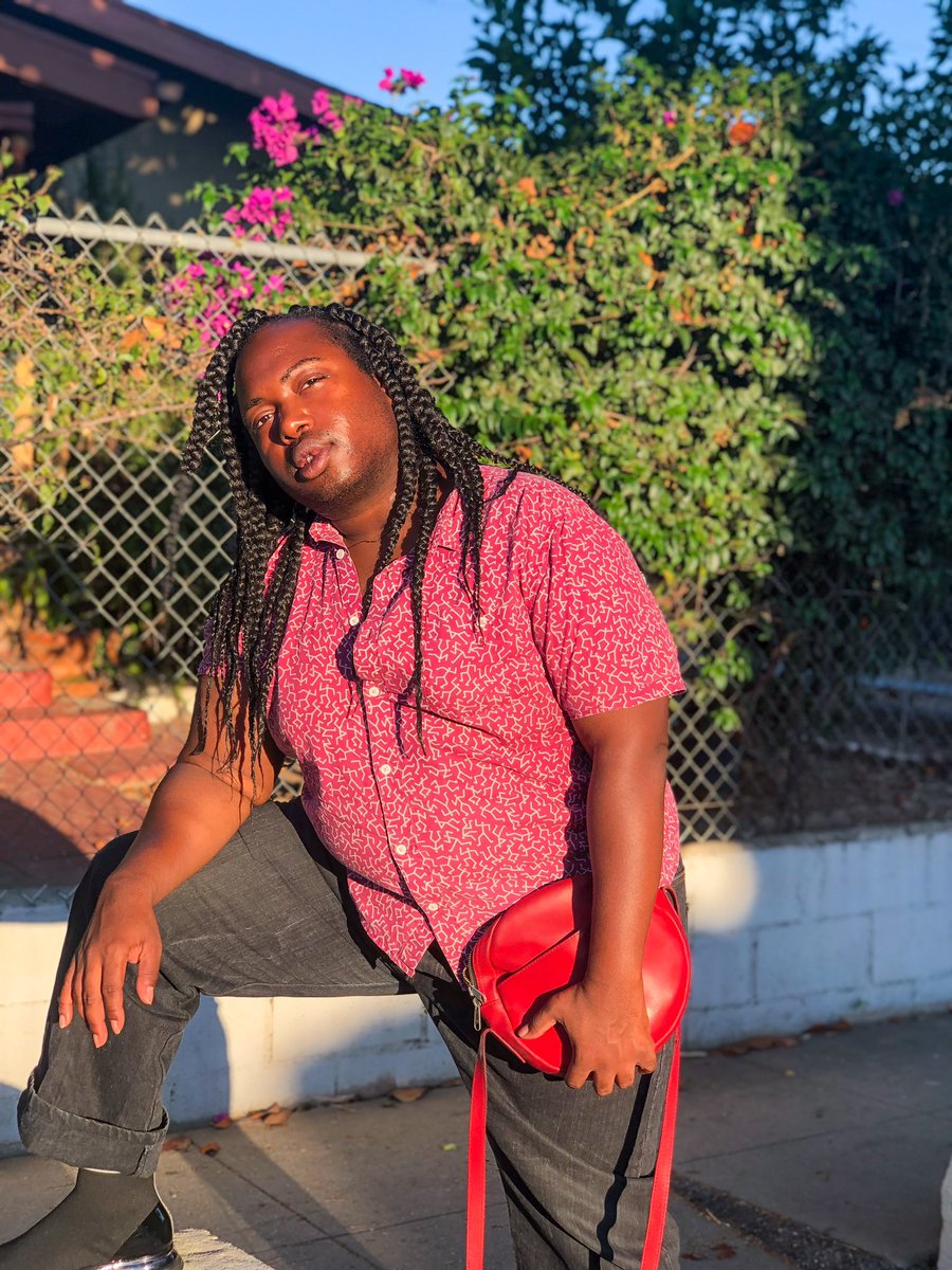 DivaNunCeraun's tweet photo. Selfie down #queerla https://t.co/YAFz5riGQz