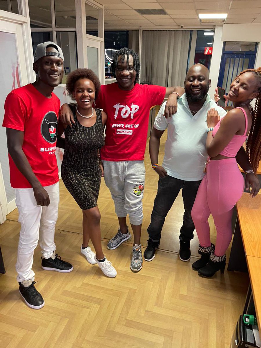 HomeboyzRadio's tweet photo. Bado Tuko live majamaa🔥🚀Tuendeleeni kugurumisha tenje venye inafaa🙌🔥
Show ni #MtaaniHBR https://t.co/2hNXS4hthm