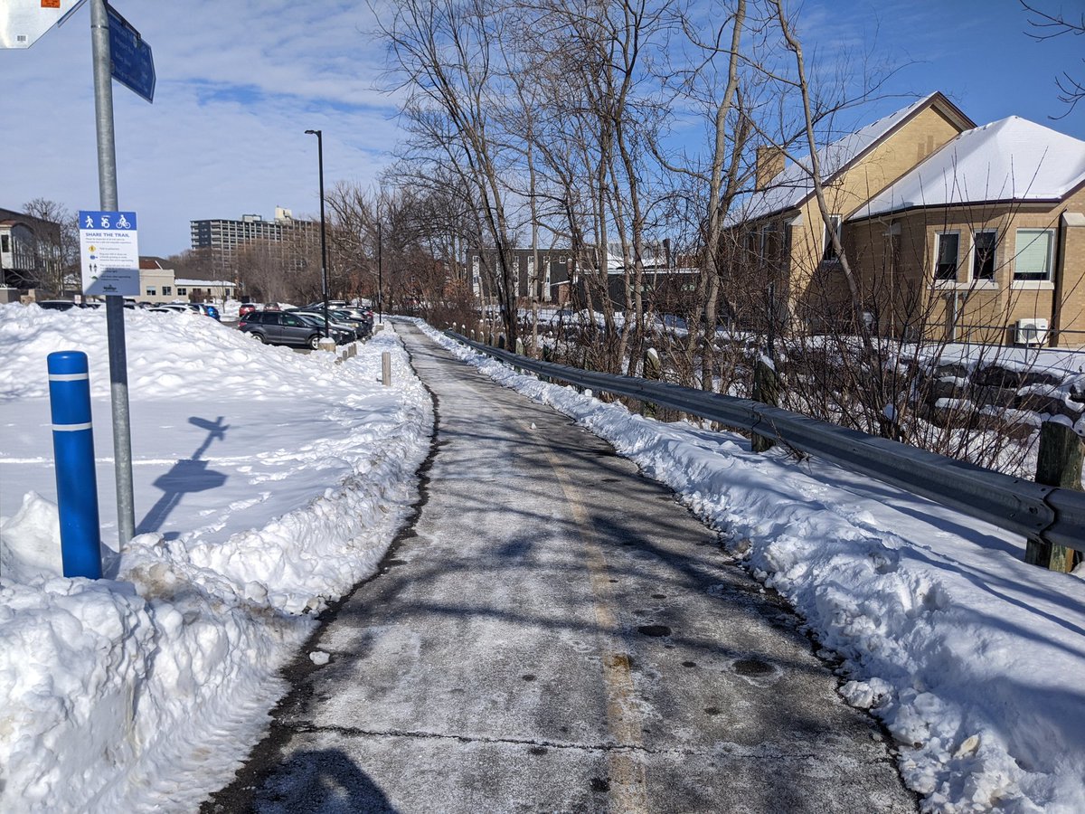 DaisyArseneault's tweet photo. The @citywaterloo does a consistently excellent job clearing our trail networks. I look forward to receiving the same service in my #UptownWaterloo neighborhood as well. We desperately need it! #UptownNorth #Waterloo #WatReg #SnowbilityWR https://t.co/fy5i9j7gt6