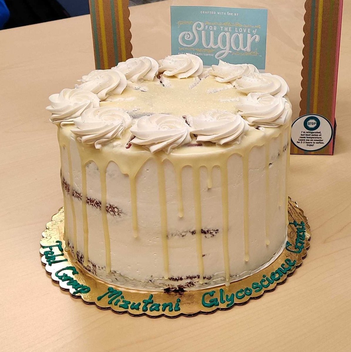 We got some pretty 'sweet' news yesterday - the Fehl Lab celebrated receiving an exciting Mizutani Foundation for Glycoscience Research Grant for our light-activated #chemicalbiology #glycotime tools. Note the bakery name - maybe that will be a future grant title!