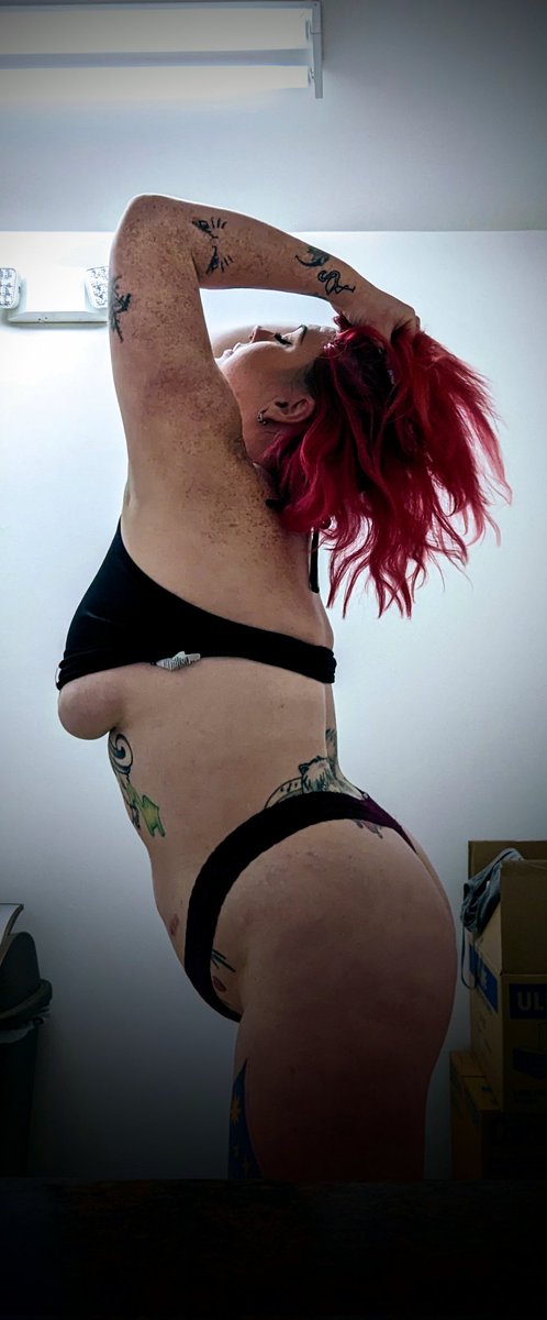 GlitterUt's tweet photo. Have me for lunch 🥵🔥 https://t.co/3EwolsAlvK