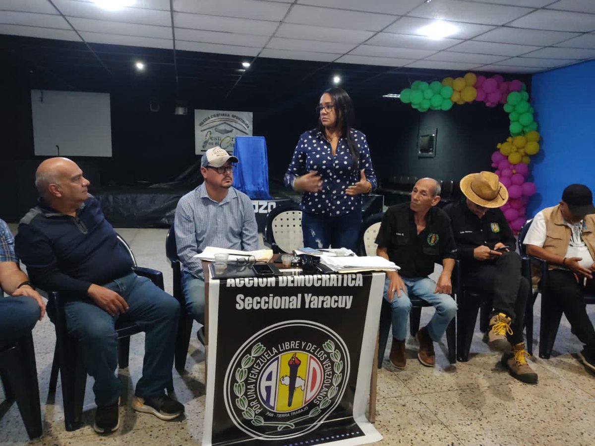 dayanafrey's tweet photo. Hoy #02Feb nos reunimos junto con los compañeros @alvarolusinchic y @romnyflores delegados del CEN para nuestra Seccional, en un CES ampliado, revisando estructuras y afinando  estrategias para nuestro candidato y futuro presidente @prospericarlos
#MovilizacionTotalAD https://t.co/GzgCc93FVE