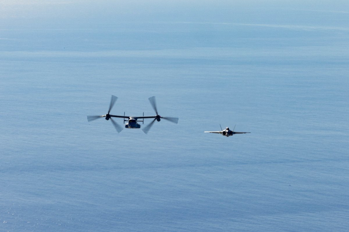 3rdmaw's tweet photo. A @USMC #MV22BOsprey with #VMM165 and an #F35CLIightningII fly in an escort formation during a training evolution off the coast of #CA. The training evolution improves #distributedoperations capabilities  combining different aircraft platforms. 

@USMC @1stMEF https://t.co/oZHlnWCsro
