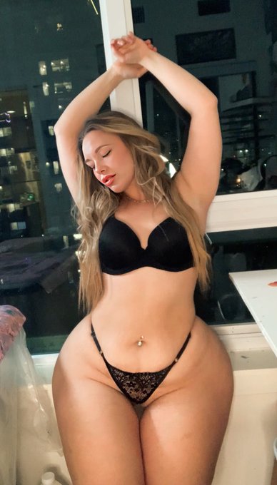 Live in an hour 😈 https://t.co/vdodSFYy1l https://t.co/80U6Y9BEJq