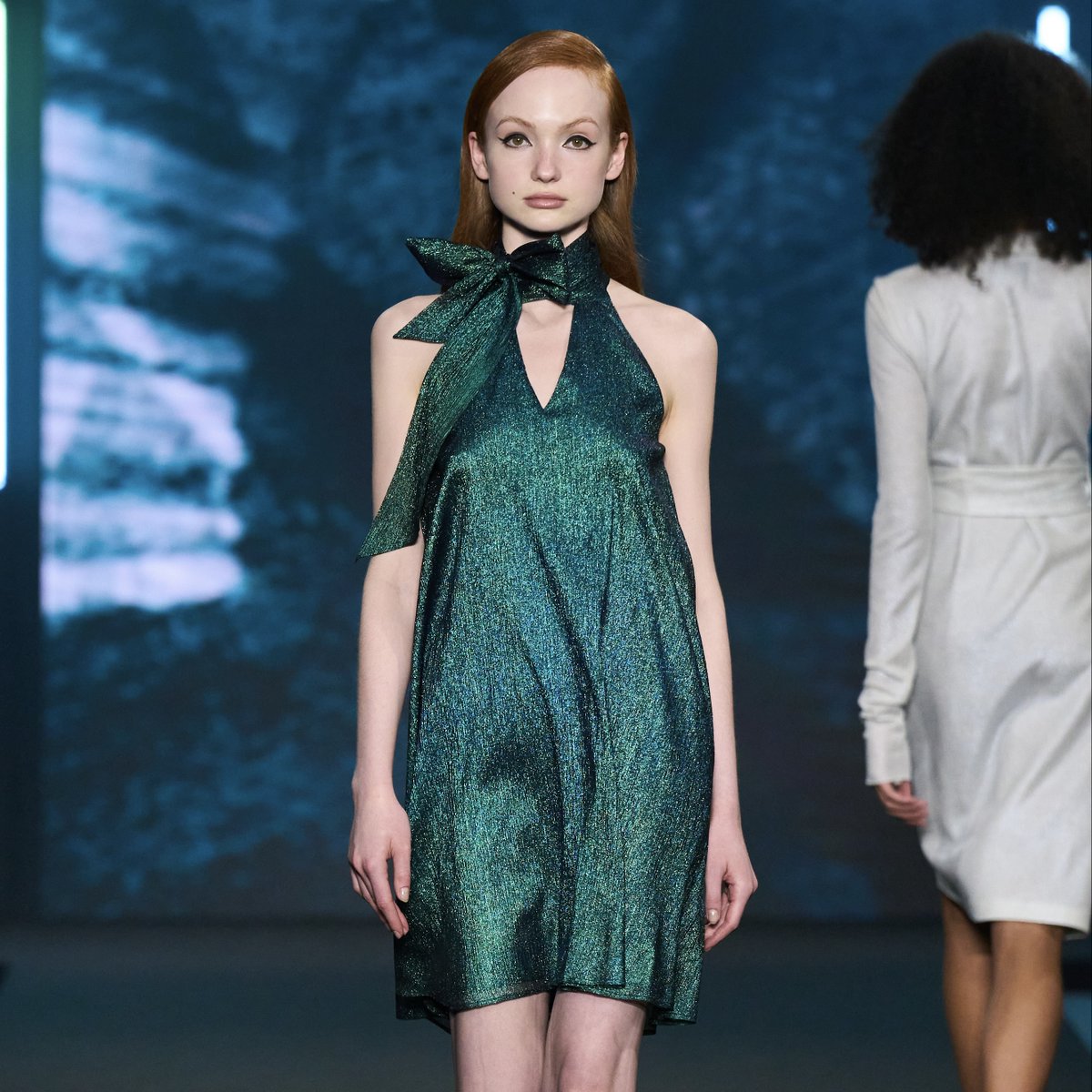 The FW23 collection of Simone Tessadori is dedicated to the figure of Edie Sedgwick. Fabrics that wrap around the body develop on refined and feminine silhouettes, alternating with looks androgynous that evoke an extremely sophisticated sensuality. 

#Altaroma #RFW23