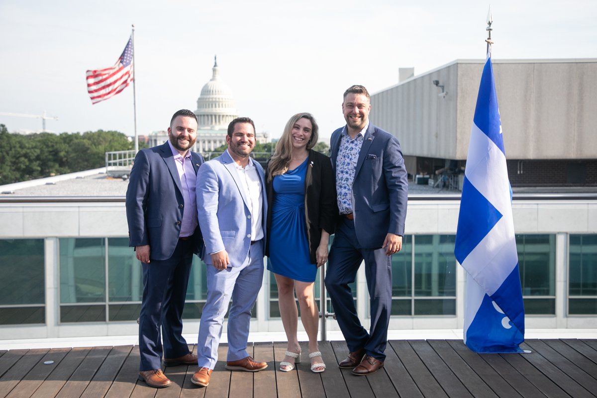 Merci à tous ceux et toutes celles qui ont rendu et rendent possible l'action diplomatique du Québec à Washington depuis plus de 45 ans. Merci à mon "équipe du tonnerre".