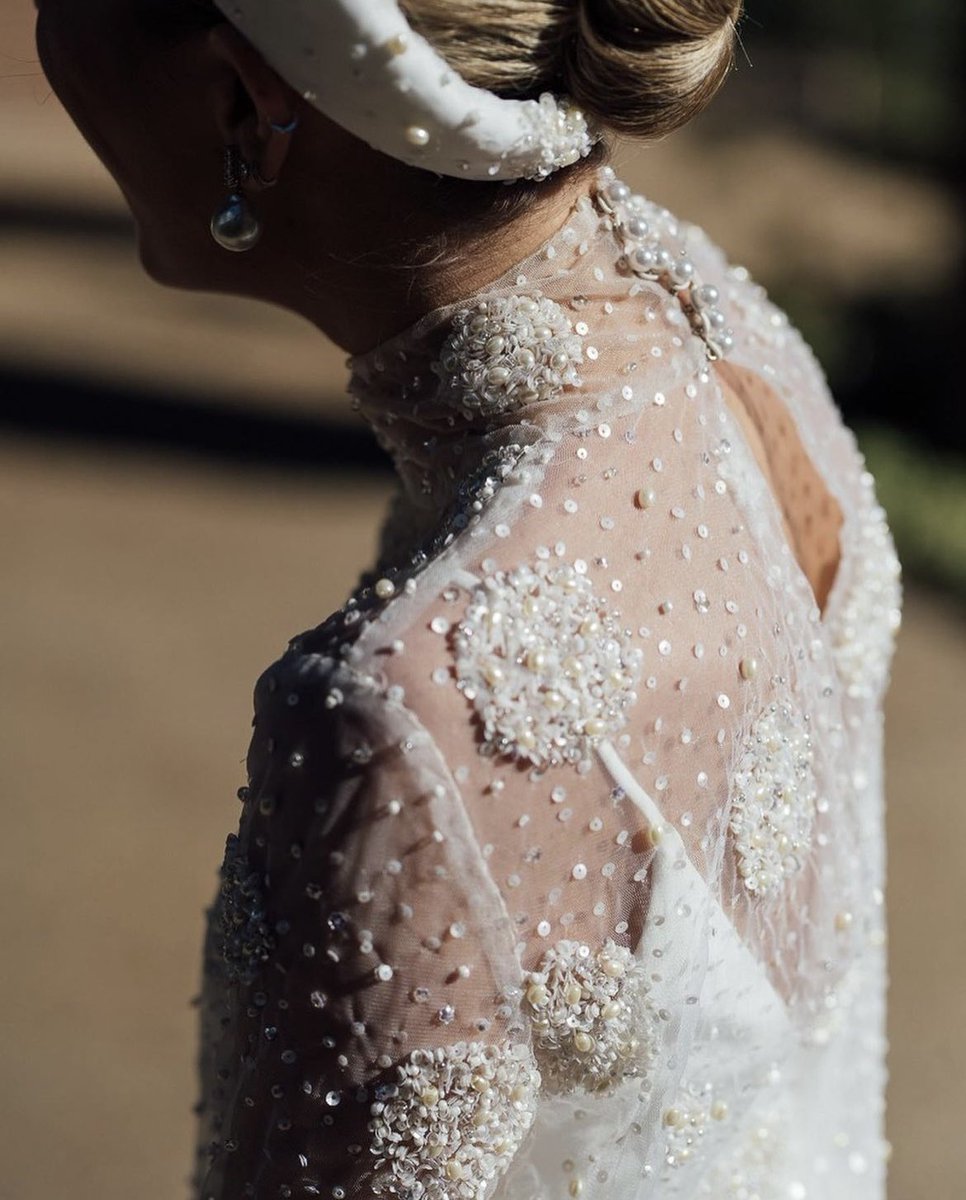 unabodaoriginal's tweet photo. Esta novia de @robertodiz 💕 #novia #novias #vestidonovia #weddingdress #weddingdresses #bridedress #bridedresses #boda #bodas #bodasdiferentes #wedding #weddings #marriage #mariage #matrimonio #blogdebodas #unabodaoriginal #weddingphoto #weddingphotography 📷 @kiwo_estudio https://t.co/nWAyspPKi8
