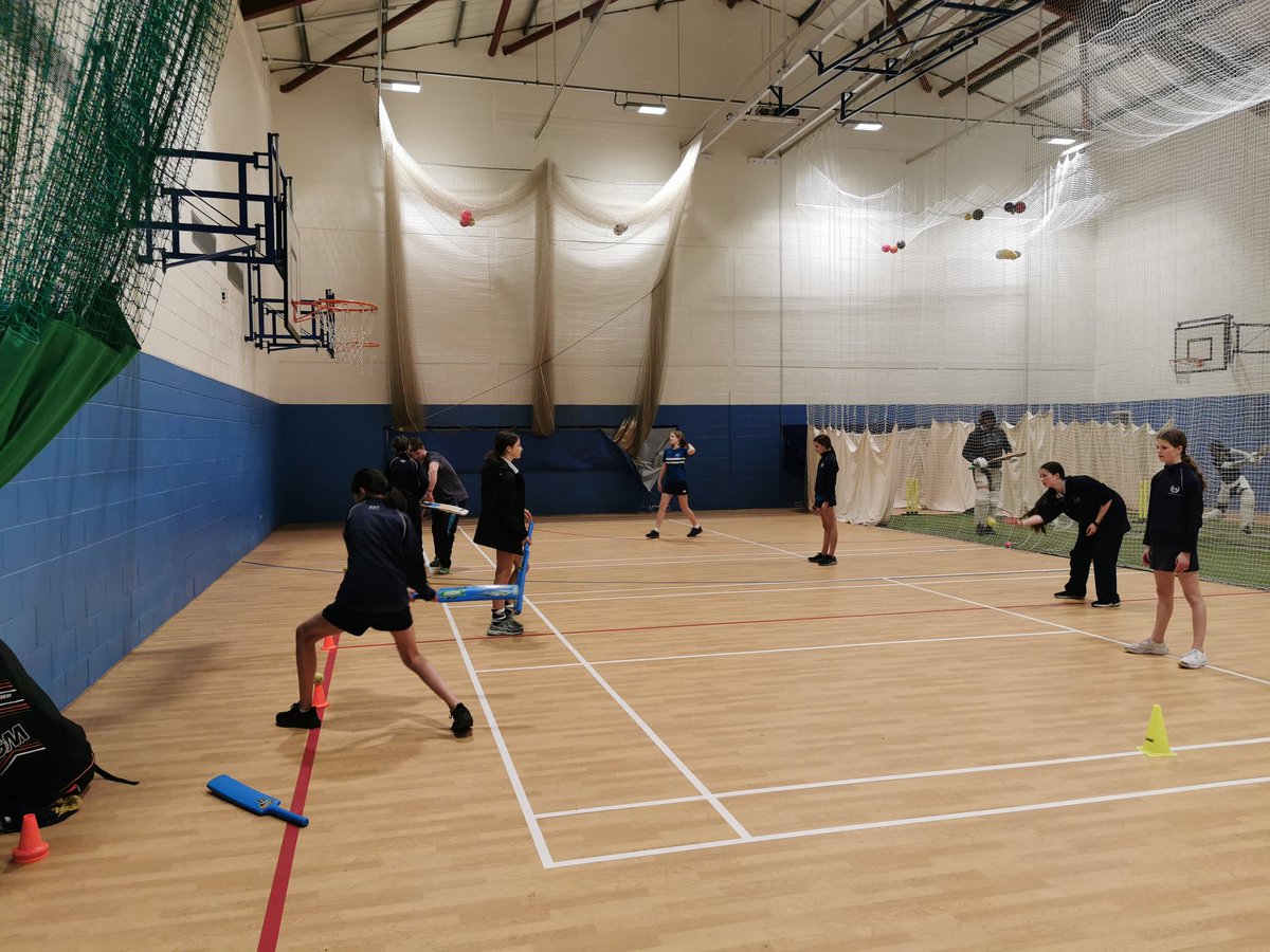 EdAcadSport's tweet photo. @edinburghacad @AcciesCricket @AccessEA_ It was brilliant to welcome over 100 EA cricketers to indoor pre-season training this week @ the Junior School sports hall. Some players already looking good for the season ahead! Superb effort. #summerisalmosthere 🏏🌞😎 https://t.co/5djGSSw4IG