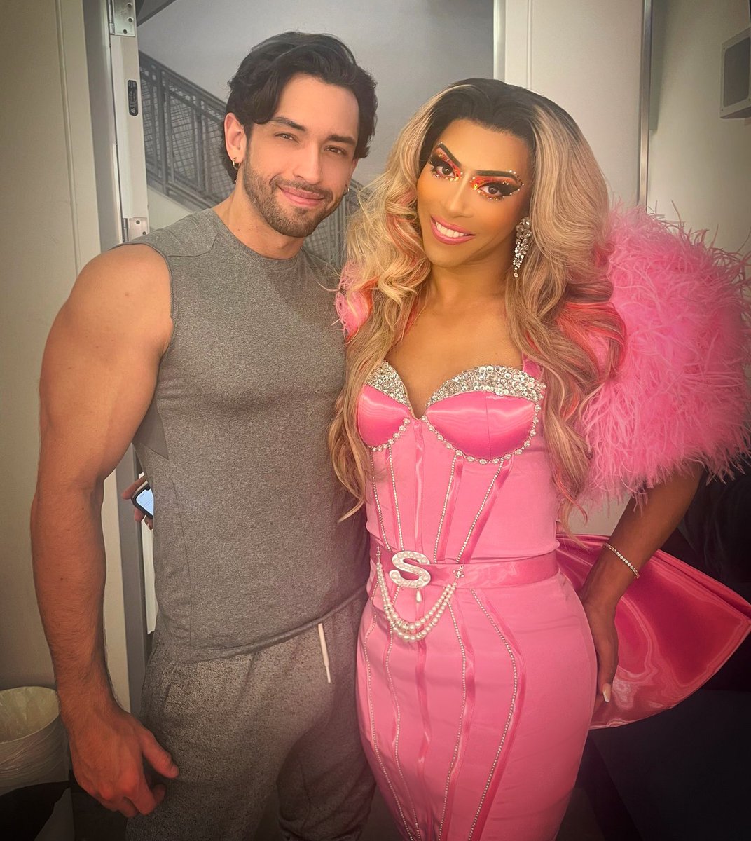 chrisdiprete's tweet photo. Pre-show moment with @itsSHANGELA just a few shows left of this leg of the #FULLYLIT Tour! 🔥 https://t.co/jNfI9zBiRS