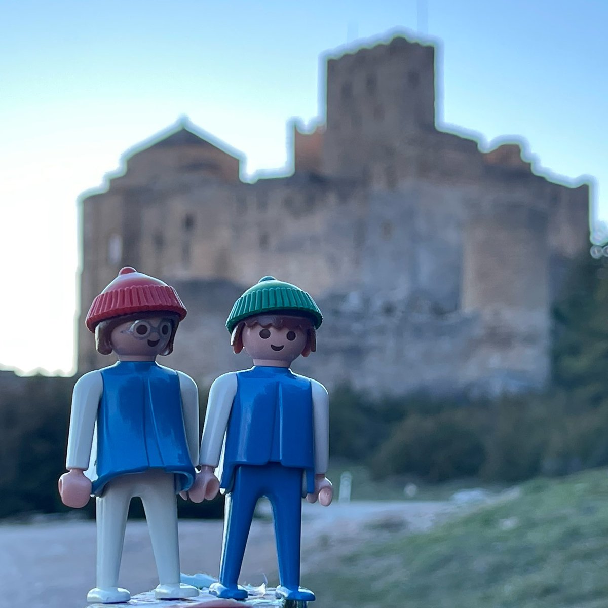 Un poco de turismo por Aragon, hoy tocó el castillo de Loarre en Huesca

#Aragon #Huesca #Loarre

#playmobil #Click #playmobilspain #PlaymobilEspaña #playmobilmania #playmobilworld #playmobillovers #playmobilinstagram #playmobilfan #playmobilfans #playmobilfigures #playmobilworld