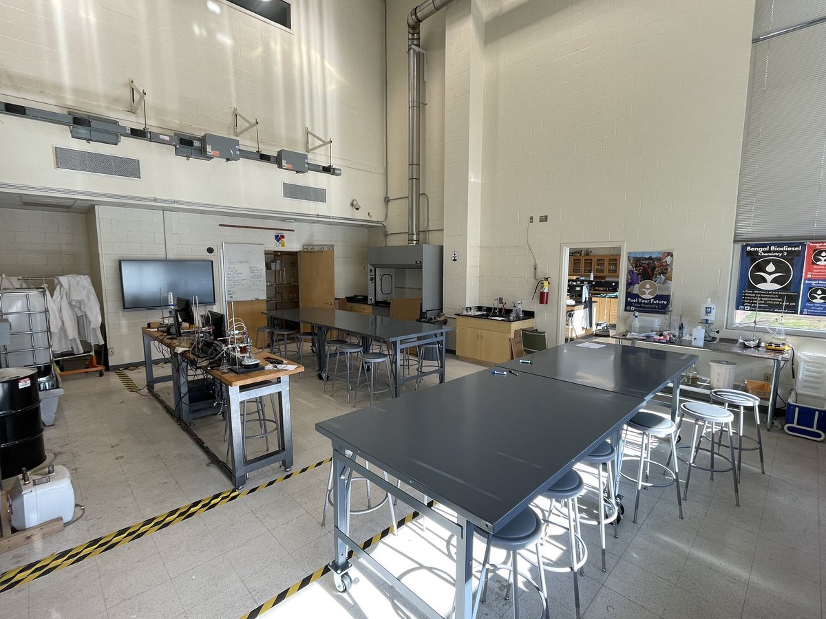 What a great start to the semester! In the last few weeks we have onboarded 17 new students and are close to finishing our training. On top of all that, we got real tables! Students had a blast putting them together! #earnyourstripes #fuelmyfuture

@richlandtwo @blythewoodhigh