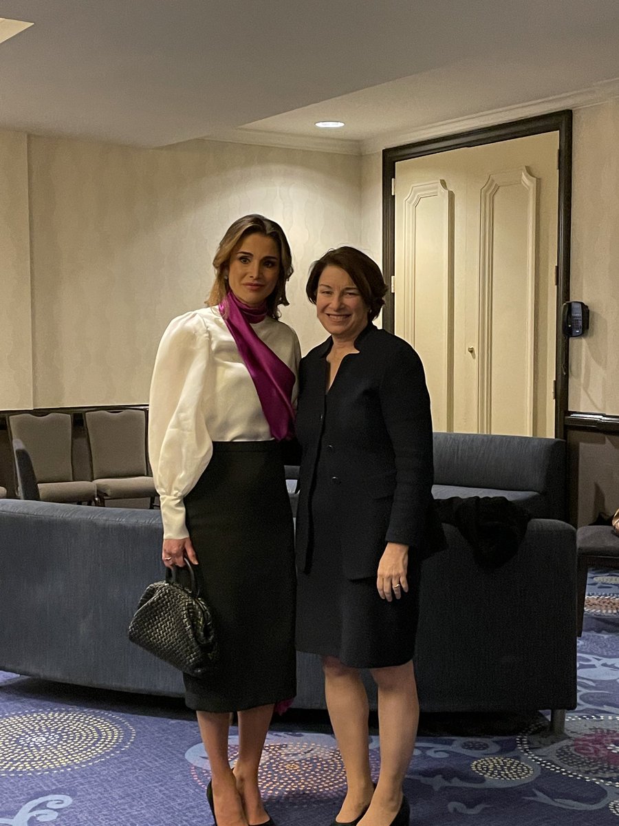 Amy Klobuchar tweet media