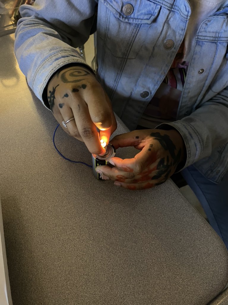 Portersposse's tweet photo. Experimenting with current electricity was so fun! #porterspossee @OldHundredES https://t.co/buyrti5dbF