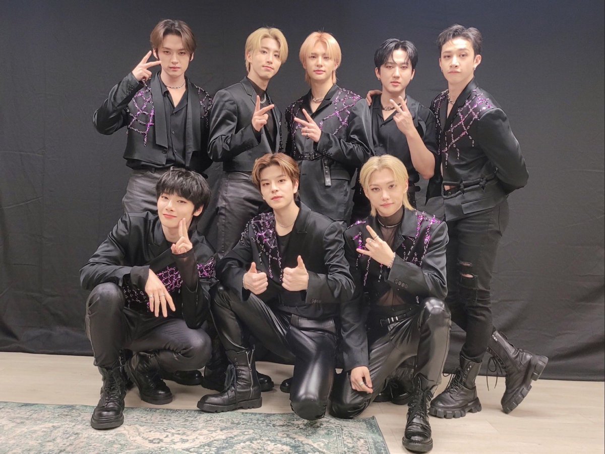 StrayKidsBrasil's tweet photo. STAYs, vamos subir a tag "STRAY KIDS NO BRASIL" nos trends? Vamos mostrar que nós também queremos eles aqui 🇧🇷

Comentem o nome de cada um dos nossos 8 membros + STRAY KIDS NO BRASIL.

STRAY KIDS NO BRASIL @Stray_Kids https://t.co/4OtJM4xySd