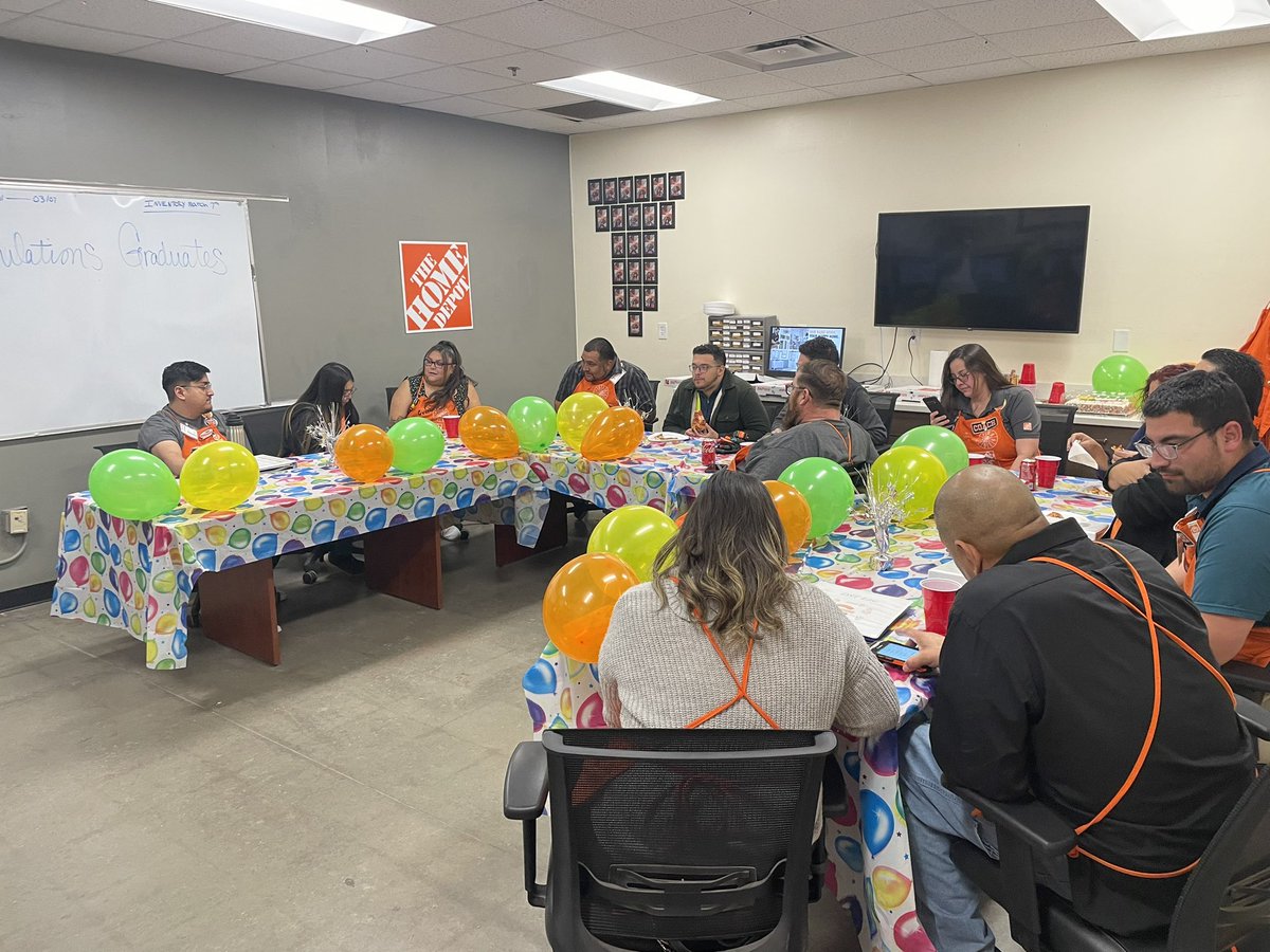 Today we celebrate our first class graduating from LDX!!! Way to go team the future is bright !@HDjosh_ <a href="/ianfmacias/">Ian Macias</a> <a href="/LuisSilvas0523/">Luis</a> @Fuerstenberg15 <a href="/krys_ann88/">Krystal Mora</a> <a href="/SweetCyn724/">Cynthia Vasquez</a>