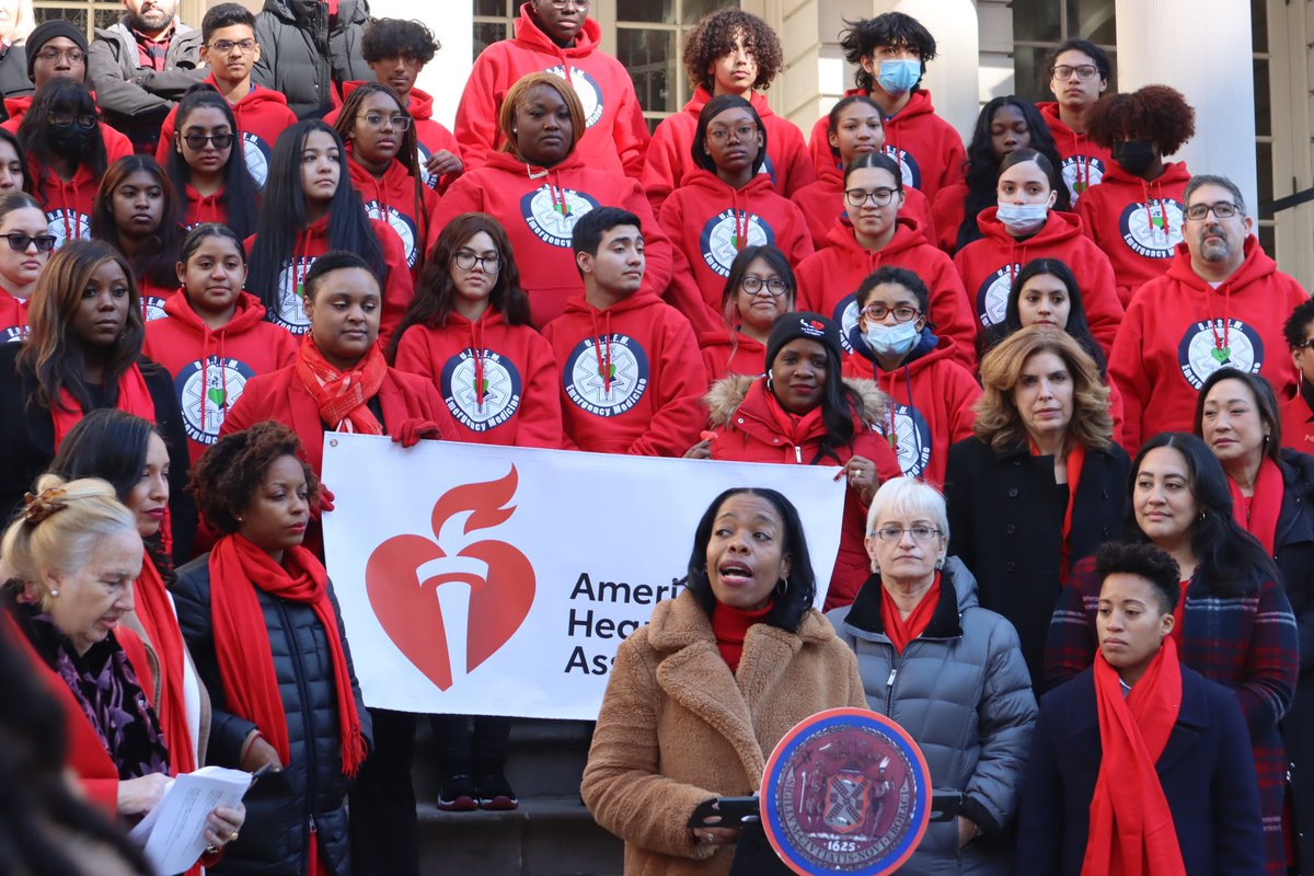 Today <a href="/WomensCaucusNYC/">Women's Caucus</a> wore red for #NationalWearRedDay to bring greater attention to heart disease as a leading cause of death for women in America.

I am glad to have been able to support <a href="/RitaJosephNYC/">Rita Joseph</a> and thank her for her leadership. Thank you to everyone who wore red today!