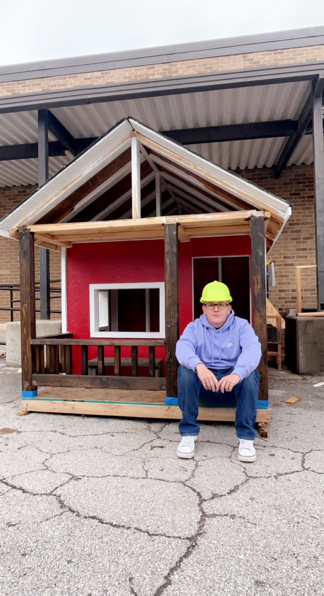 CTE MONTH STUDENT SPOTLIGHT! NTHS president Zachary R.! 🔨 Zachary is a 4yr construction student, is OSHA certified, a member of <a href="/TaftNHS/">Taft NHS</a>, has perfect attendance this school year AND maintains a 4.0 GPA! Way to go! ✏️ #CTEMonth <a href="/TaftToolBox/">Taft Tool Box</a>