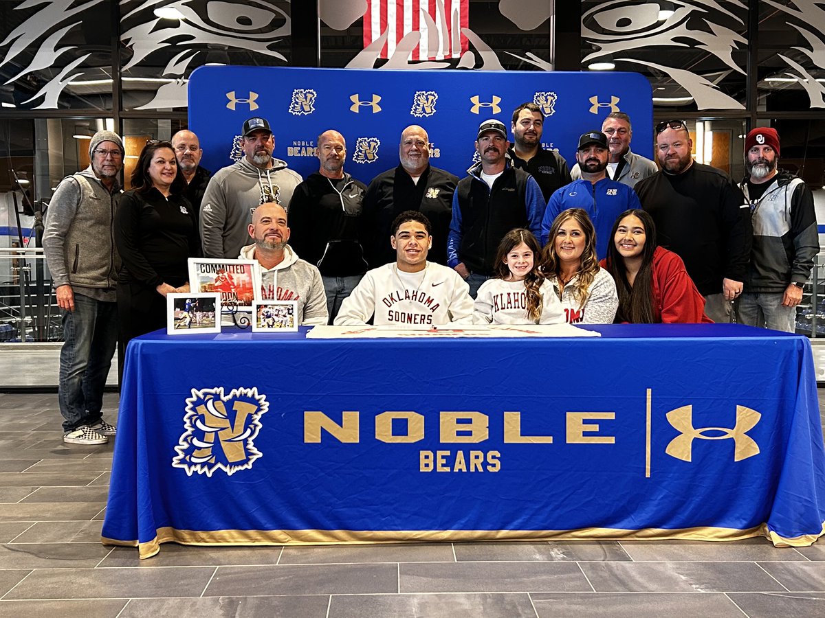 nobleokfootball's tweet photo. Congrats @brandonupnext22 on signing with @OU_Football‼️We’re proud of you‼️ #GoBears #OUDNA https://t.co/IkQ25eCQAL