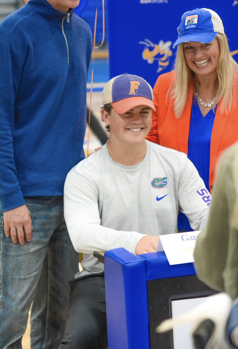 Signing day! Thank you to all of those who have helped me along the way. @TheChrisRubio @FMHSFB23 @finchmachine @TSSpeedAcademy @Coach_ARobinson and to the Coaches who gave me the opportunity to play for the Gators! @Coach_Couch56 @coach_bnapier