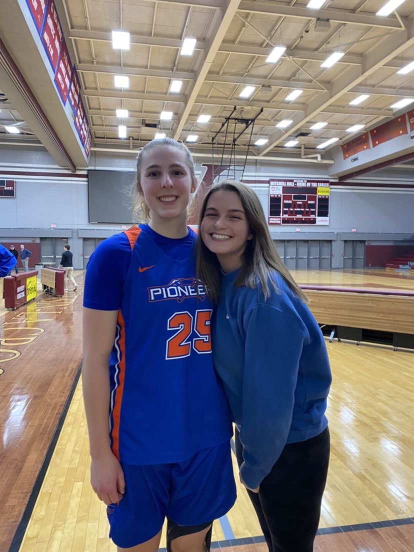 <a href="/veronicacarran/">Veronica Carran</a> thank you for being a friend and superfan ❤️🏀 <a href="/laurensparks321/">Lauren Sparks</a>