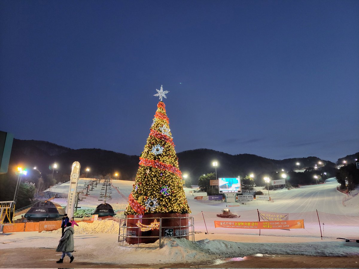 평창 윌리힐리 스키장 

youtu.be/HbwLvRxV-tA