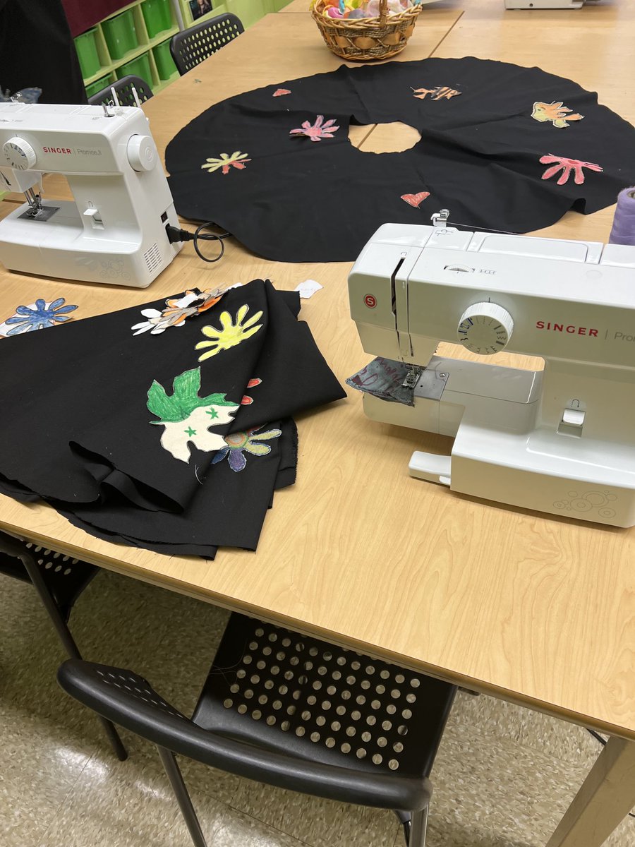 The sewing enrichment class at PS 59! So proud of my babies for learning to make these circle skirts and applying appliqué! #reimagininglearning #excellencealways ⁦@NYCDOED14⁩ ⁦⁦@District14Supt⁩ ⁦@DOEChancellor⁩ ⁦@NYCSchools⁩ ⁦@council_14⁩