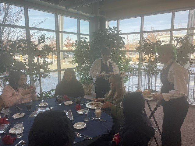 PrincipalGiff's tweet image. Chef Noah&apos;s Korean menu was a hit today!  Packed restaurant and amazing food all prepared and served by @aactreno Culinary students.  #wearewcsd #wcsdproud