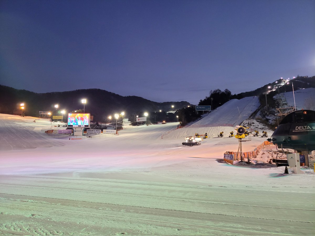 평창 윌리힐리 스키장 

youtu.be/AEaTwK1iVvQ