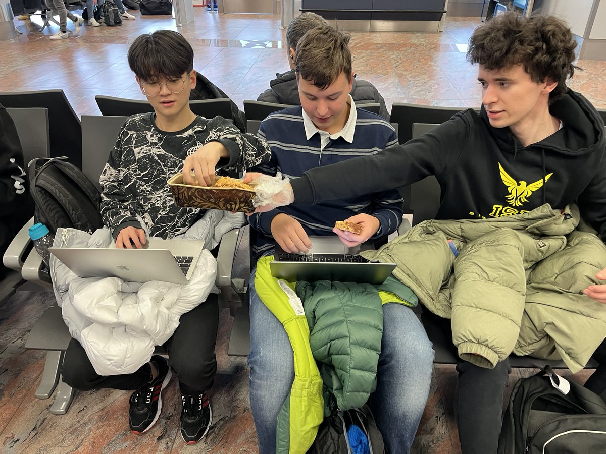 IspRobotics's tweet image. We’re all ready for CEESA Robotics 2023! Tournament starts tomorrow 🙃

#vexrobotics #vex #first #firstrobotics #firstroboticcompetition #vexroboticscompetition #ceesa #tirana #isp #praha #robotics #roboticscompetition #roboticsengineering #roboticschallenge #roboticsclub #czech