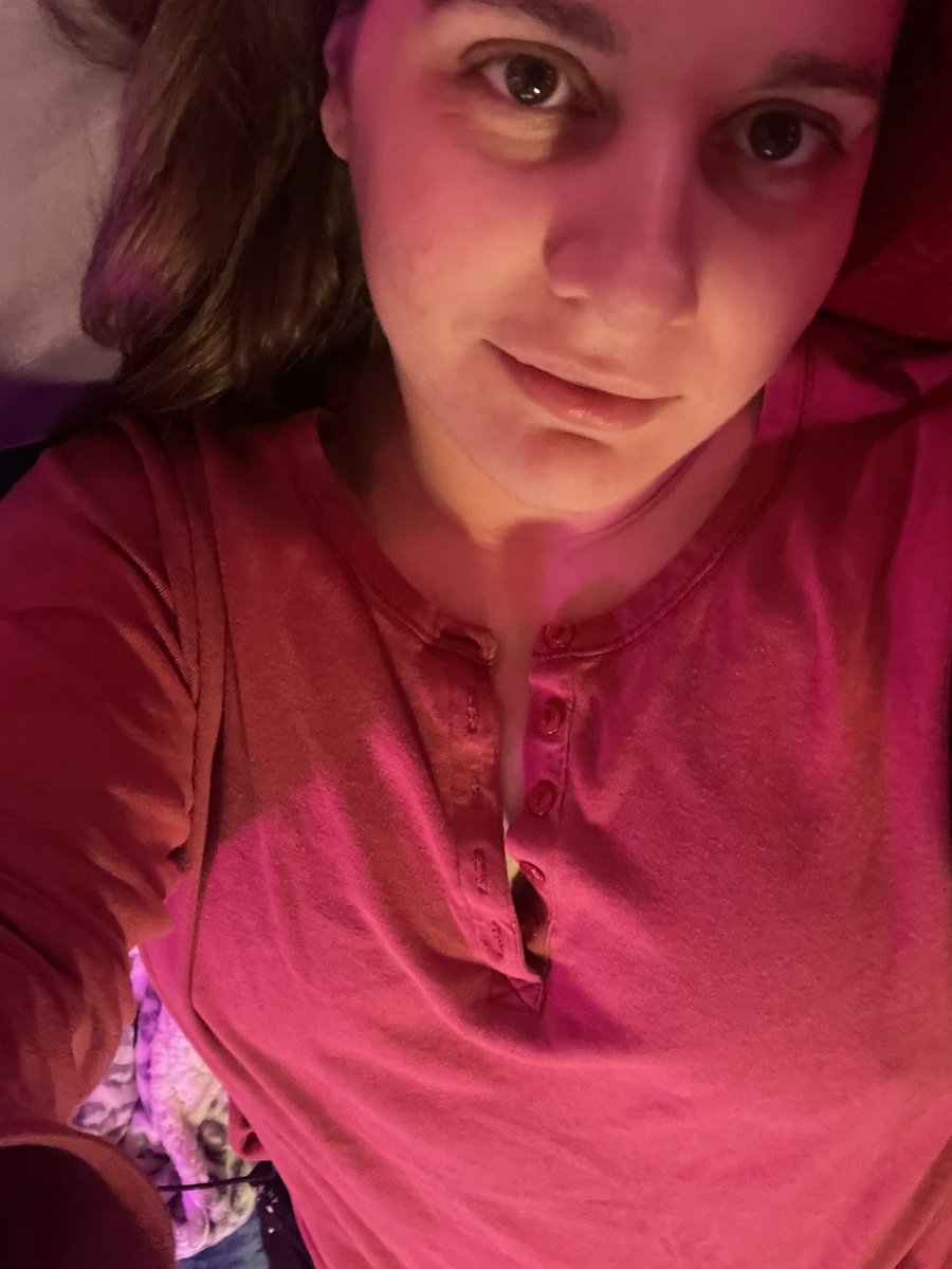 Feeling horny! Think I’ll get on chaturbate for a while…who wants to join me