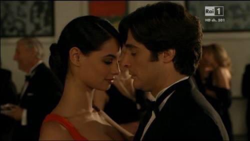 “Anch’io una volta ho accompagnato un tipo molto serio ed esigente ad una cena.”
“E com’è andata?”
“L’HO SPOSATO!” #CheDioCiAiuti7