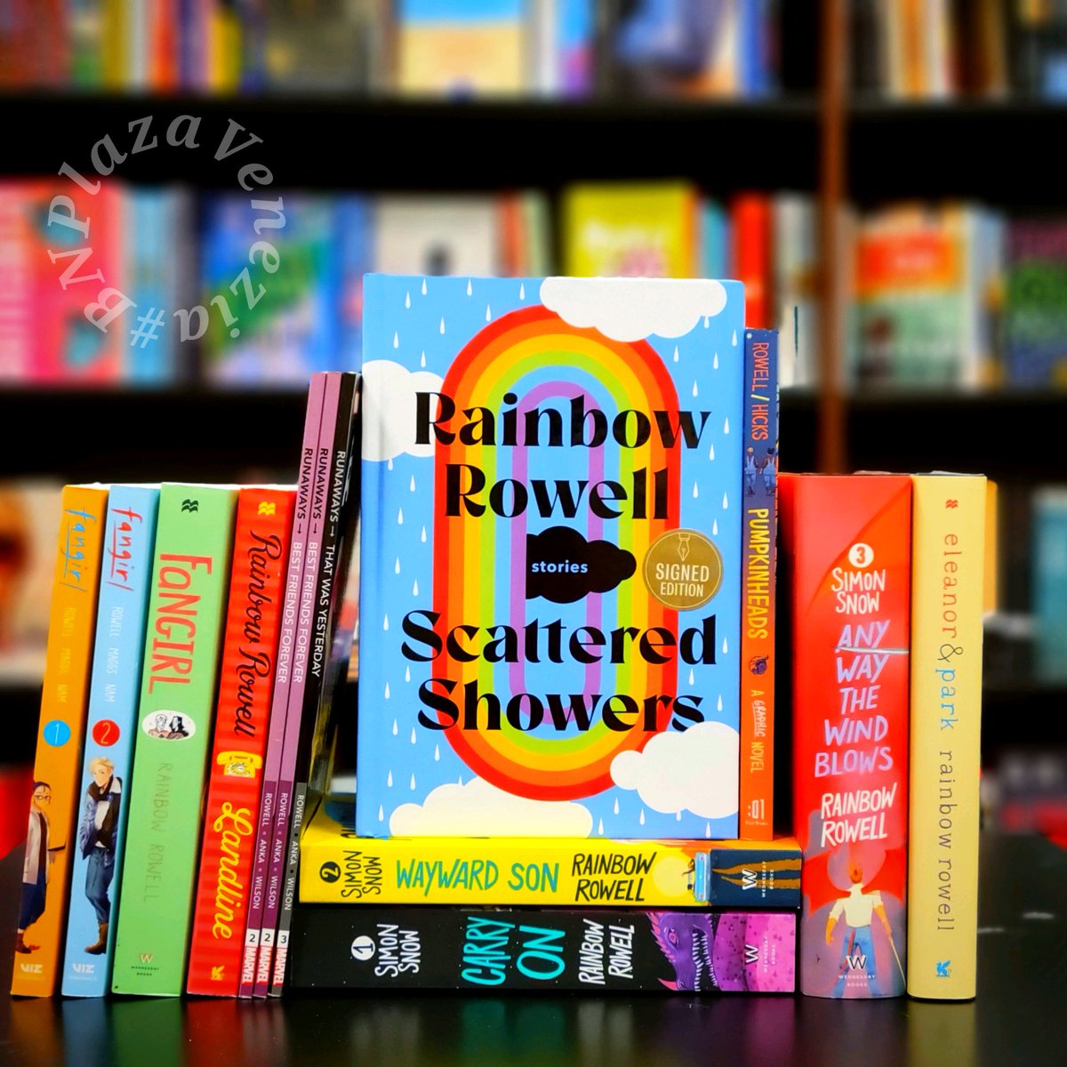 We ❤️ Rainbow Rowell!! We were so excited to have her stop by and sign all her books! Don't wait cuz they'll sell out fast!!
#bnplazavenezia #bn #bnvolved #drphillips #bnbuzz #booklove #rainbowrowell #yabooks #simonsnow #carryon #waywardson #fangirl #bookstagram #fanart #lgbt