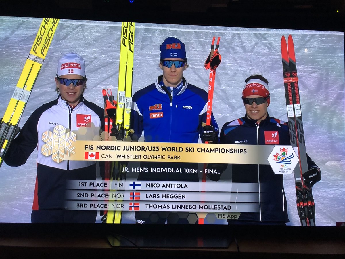 On se kone! #NikoAnttola kurmuuttaa norskit vapaan kympillä 💪🏼🇫🇮🥇⁦@xcteamfin⁩ joko tuli lippu myös aikuisten kisoihin?