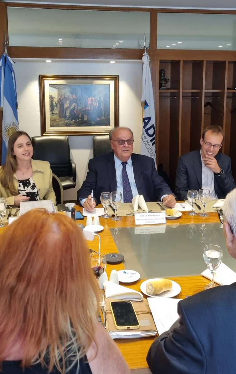 redadimra's tweet photo. ✅Planteamos la preocupación por el difícil contexto que están atravesando las empresas del sector para poder acceder a insumos importados no producidos localmente requeridos para mantener los niveles de actividad https://t.co/ESYPpyVd7B