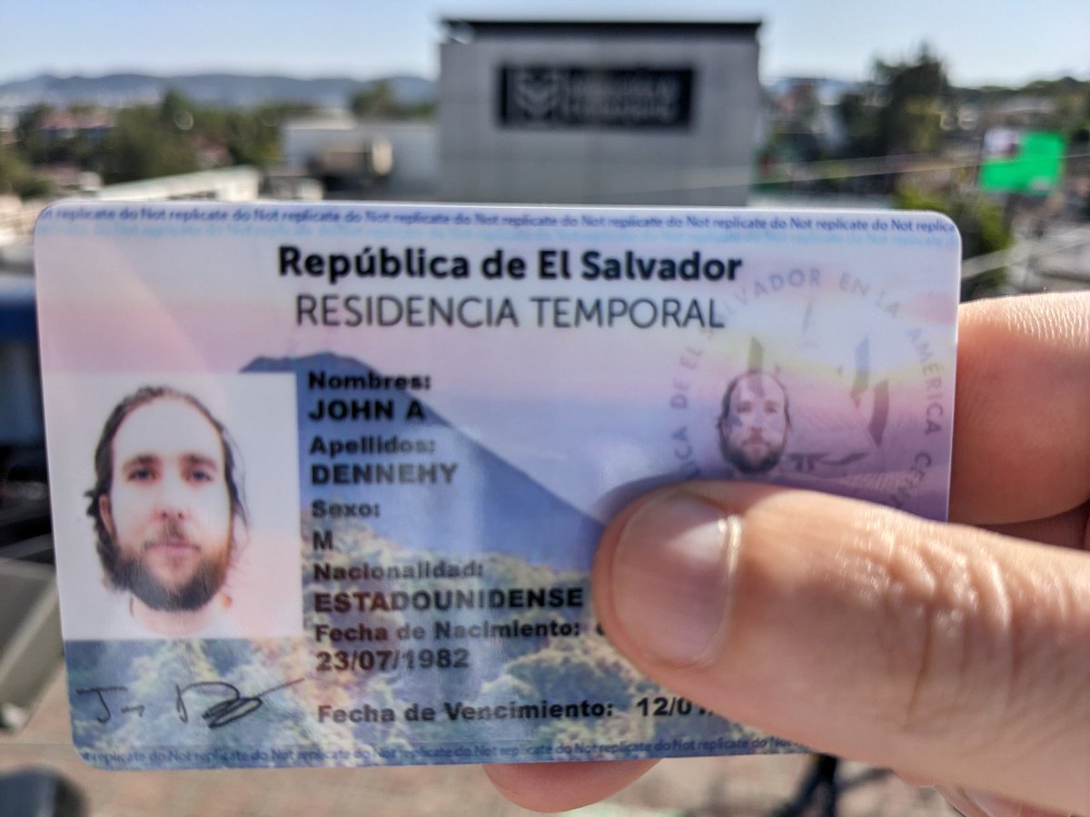 I am now a resident of #ElSalvador !!!

😁