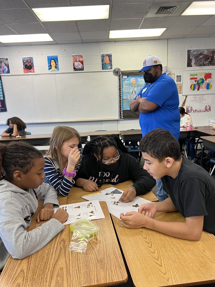 jeremywaisome's tweet photo. I survived Lake Weir Middle School 😂 We had a blast exposing students to engineering, paleontology, and machine learning today. Mrs. Cochran is a rockstar advanced science teacher for grades 6-8! We even talked to NJHS students about college life! #K12sharkAI #GoGators https://t.co/KeiOTurW7m