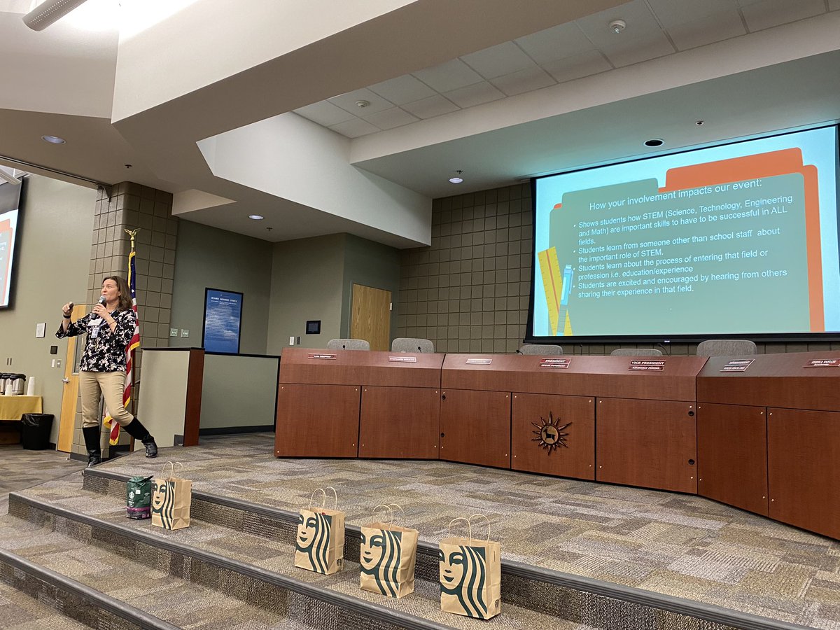 CanyonSpringsDV's tweet photo. Our wonderful STEM Specialist (Jaime Hansen) spoke at the DVUSD Business Partners Meeting about how important our business partners are to STEM learning at CS! She rocked it! Way to go! @DVUSD @DrFinchDVUSD https://t.co/JwmTIgvuwt