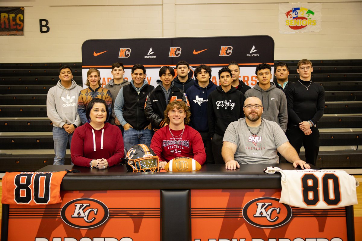 And just like that I’m Officially apart of another family. 
<a href="/SNUAthletics/">SNU Athletics</a> <a href="/SNUFootball/">SNU Football</a> <a href="/KarnesCityISD/">Karnes City ISD</a> <a href="/RevengOfThe4th/">RobbyCTV</a> 
<a href="/CoachHada/">Dustin Hada</a> 
#NationalSigningDay #BoltsUp⚡️
