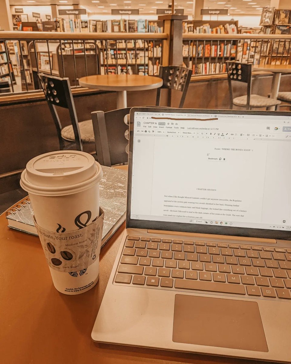 _wordelixir's tweet photo. Bribing myself with the promise of books if I meet my goal today. 😂📚

#amwriting #amdrafting #fantasyauthor #writersoftwitter #writingcommunity https://t.co/2P6LzYJ2Z1
