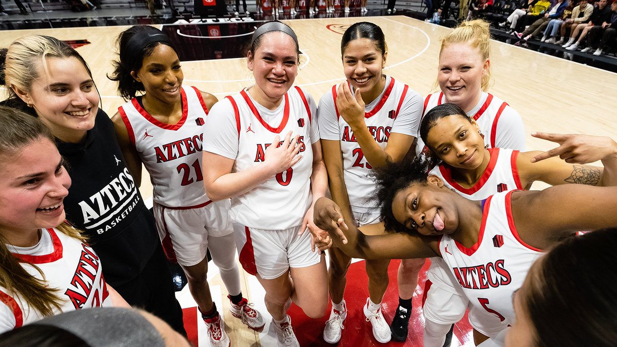 Aztec_WBB's tweet image. Happy Friday #AztecNation