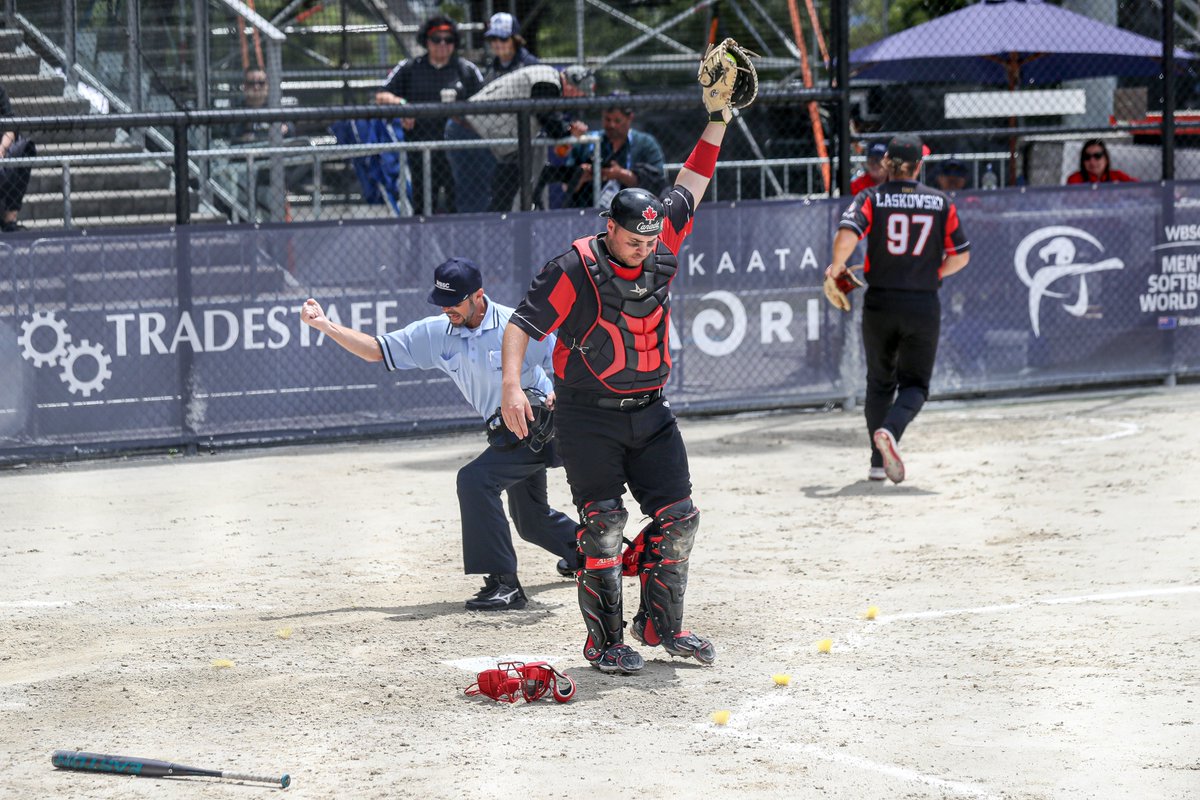SoftballCanada's tweet image. A big shoutout to all the hard-working catchers out there on #NationalCatchersDay! 

Un grand coup de chapeau à tous les attrapeurs qui travaillent dur en ce #NationalCatchersDay !
