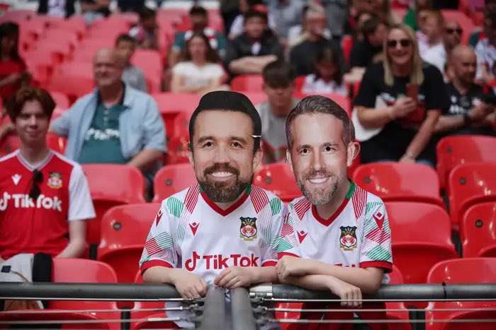 👋 ¡Hola a todos!

🤝 Así como Rob y Ryan, nosotros somos dos amigos fanáticos del #WrexhamAFC que decidieron llevar la pasión de los Dragones Rojos a las redes.

📱Acá encontrarán las últimas noticias del equipo, el fixture, curiosidades y aguante.

🏴󠁧󠁢󠁷󠁬󠁳󠁿 ¡VAMOS RED DRAGONS!